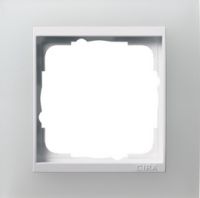 Установочная рамка Gira Event Opaque Белого цвета с промежуточной рамкой белого глянцевого цвета