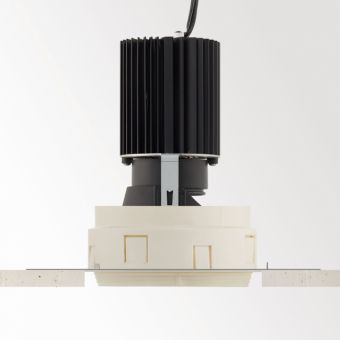 iMAX ADJUSTABLE TRIMLESS BR20 82743